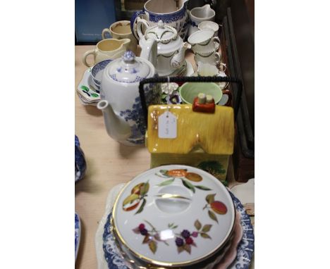 Decorative china to include Clarice Cliff Newport Pottery jug, Belleek vase, Royal Worcester tureen and cover, Enoch Wedgwood