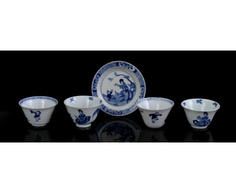 4 porcelain cups and 1 saucer with different blue decor of long frame and fool, Chenghua marked, China Kangxi period ca. 1700