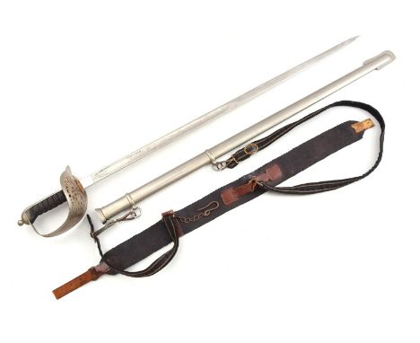 English officer's sabre in scabbard, ca. 1900, 102 cm long on a leather carrying strap