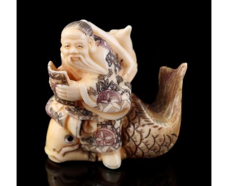 Ivory netsuke of Qin Gao on fish with writing in hand, signed, with EU certificate 24NL326108/20, Japan Taisho period ca. 192