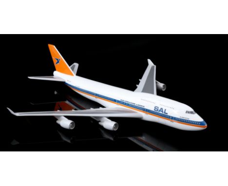 Plastic scale model airplane South African Aiways SAA Bloemfontein, 72 cm long, 66 cm wide