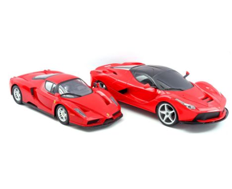 Two large scale (plastic) model cars - Ferrari Enzo - Mix R/C Meijiaxin Toys 2005 - approx. 46 cm. - Ferrari LaFerrari (2013)
