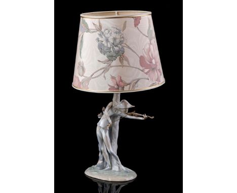 Lladro porcelain lamp base no. 4527, Violinist Lamp, Lampara Violinista Macizo, design Fulgencio Garcia, 1969-1985, 53 cm hig