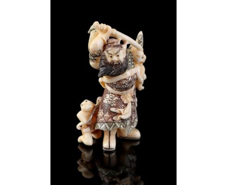 Ivory netsuke of Shoki the demon slayer, signed, with EU certificate 24NL326106/20, Japan Taisho period ca. 1920, 6x3.5 cm (s
