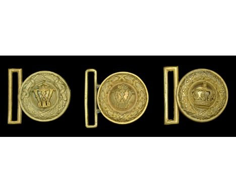 German Great War Officers’ Buckles. 3 attractive circular Officers’ gilt buckles from the Great War, comprising Bavarian, Pru