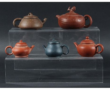 COLLECTION OF CHINESE YIXING STONEWARE TEAPOTS, red, brown and blue, including one with a cockerel finial and another with sp