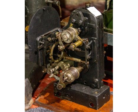 A Kamm 35mm movie projector. Made in London by L. Kamm & Co. Patent no. 7325/1913. c.1911-1918Please note: This Lot can only 