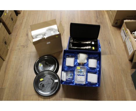 Legendary Aircraft of World War 2 boxed decanter and glass set, pair of boxed glasses, pair of mounted glass wall plaques and