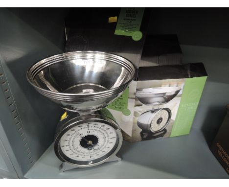 A set of vintage style Kitchen scales as new with box