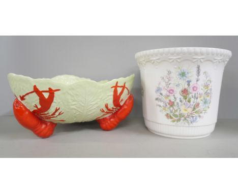 A canteen of cutlery, an Aynsley planter and a Carlton Ware lobster dish **PLEASE NOTE THIS LOT IS NOT ELIGIBLE FOR IN-HOUSE 