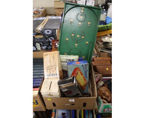 A BOX OF VINTAGE GAMES, ETC TO INCLUDE A BAGATELLE 