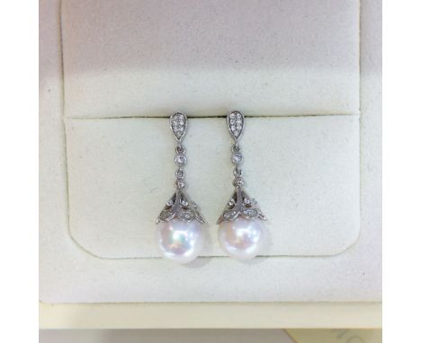 Luxury palace style water drop pearl earrings, exquisite sterling silver inlaid with 10mm high quality natural pearlsFreight: