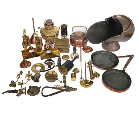 Miscellaneous 19th c English copper and brass bygones, to include a sheet brass candle box, two funnels, bottle jack, oil lam