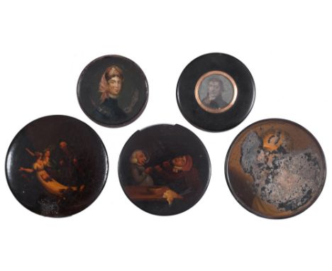 A tortoiseshell boite a miniature, early 19th c, the cover inset with a round portrait miniature of a man, in gold surround, 