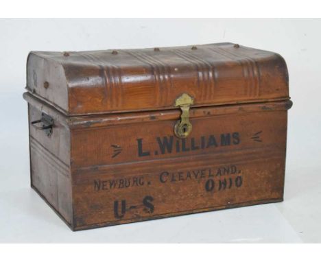Early 20th Century wood grained and painted tin trunk, 65cm x 42cm x 43cm high