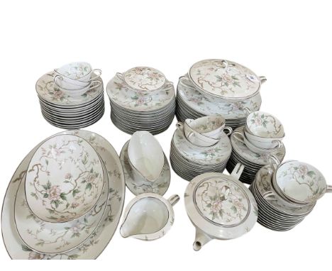 Noritake 'Charlton' dinner and tea service.
