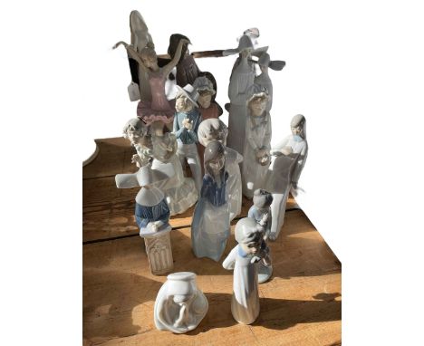 Collection of Lladro, Nao and Casades figures (15)