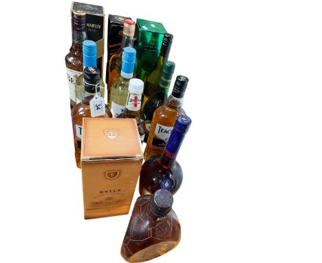 Eight bottles of whisky, two Cognac, wine, etc (15).