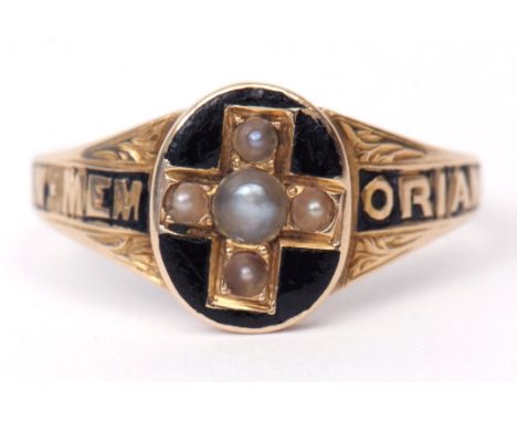 Victorian 15ct gold mourning ring, the oval black enamel panel with a central seed pearl cross with black enamel shoulders, t