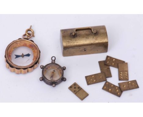 Mixed Lot: vintage miniature brass tool box with sliding panel beneath containing small brass dominoes, together with two sma