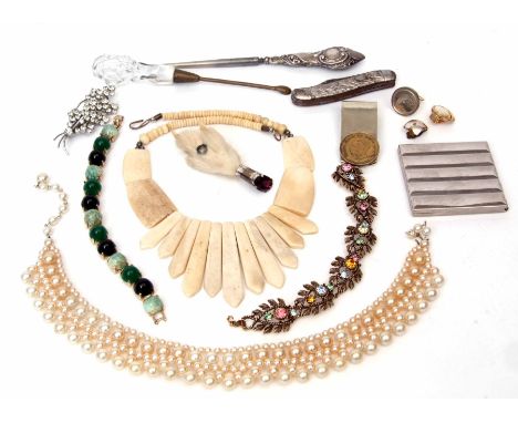 Tray of various to include faux pearl choker necklace, vintage bead bracelet, button hook, crystal bead necklace etc  