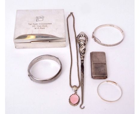 Tray to include silver cigarette box, London 1976, vintage hallmarked silver lighter within engine turned case, Sheffield 194