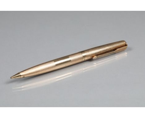 9 carat gold Parker propelling pencil, engine turned decoration, 12.5cm long Pencil is in very good condition. No monograms o