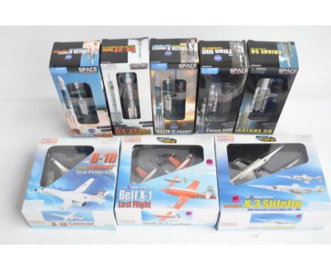 Collection of small scale aviation and space related models from Dragon Wings to include 5x 1/400 scale rockets (Delta II 'De