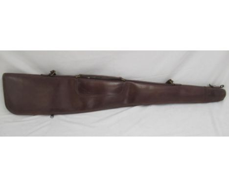 Powell and Son wool-lined leather gun slip. With light age-related scuffing to extremities and minor damage to stitching. Zip