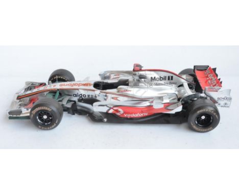 Large built up DeAgostini 1/8th scale Mercedes MP4 F1 Lewis Hamilton magazine syndicated model car. Model has been competentl