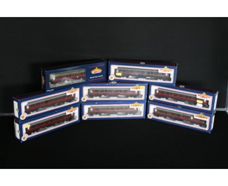 BACHMANN - a collection of Bachmann carriages to include a 34-426 63ft Thompson Composite Brake, 34-401 59'6ft Thompson Compo