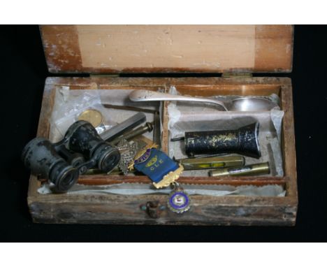 MANCHESTER ARTILLERY - a collection of items owned by a former soldier in the Manchester Artillery to include a regiment spoo