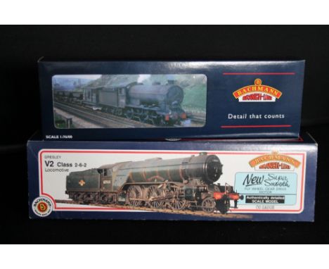 BACHMANN - ENGINES - a V2 60903 Double Chimney in B.R. Green (E/E) and a 31-862 J39 64791 BR Black L/Crest Stepped Tender (E/