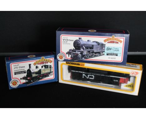 BACHMANN - ENGINES - 3 Bachmann engines to include an electric HO GP40 Canadian National, and two 00 gauge locomotives - a 0-
