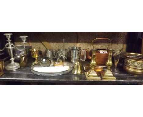 SHELF WITH MIXED QTY OF COPPER, BRASS CANDLES STICK, MUGS &amp; BRASS CREAM SCOOP