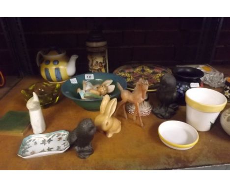 SHELF CONTAINING STEIN, TEA POT, PLATES &amp; OTHER BRIC-A-BRAC