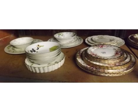 SHELF OF MIXED CHINA WARE INCL: ROYAL WORCESTER - WILD HARVEST, ROYAL ALBERT - AUTUMN ROSES &amp; ROYAL ALBERT HAWORTH