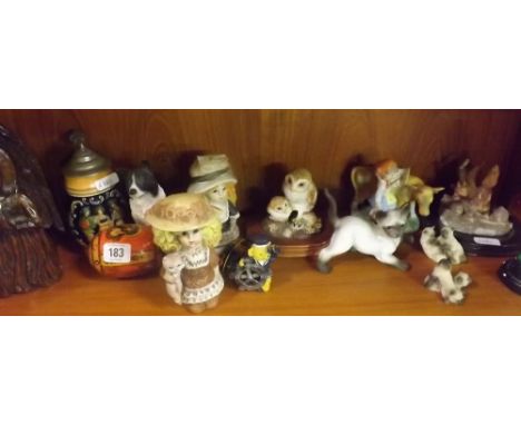 SHELF OF VARIOUS ORNAMENTS 