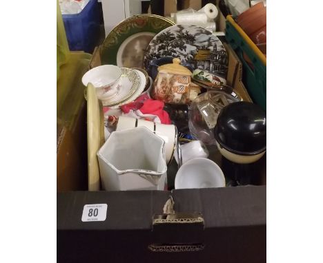 CARTON WITH MIXED GLASS WARE, PLATES, CUPS &amp; SAUCERS,A CLOWN &amp; MOTHERS PRIDE FIGURE