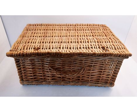 A VINTAGE WICKER HAMPER