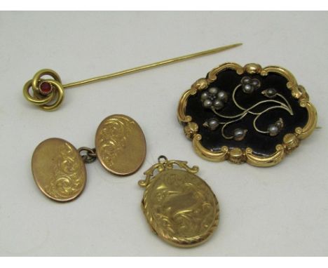 A group of gold antique jewellery comprising a stick pin of knot form with indistinct stamp to pin, a single engraved 9ct cuf