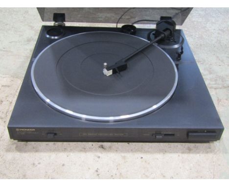 Pioneer audio equipment turntable PL-Z82, Tuner P-Z92L, Deck Amplifier XD-Z62M, together with graphic equalizer, double tape 