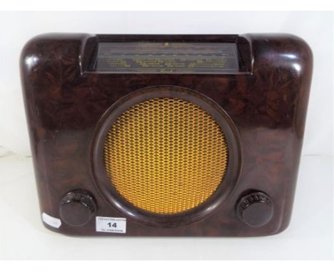 A vintage Bush bakelite cased radio type DAC90A, serial No. 73/113866. Estimate £20 - £40  This lot MUST be paid for and coll