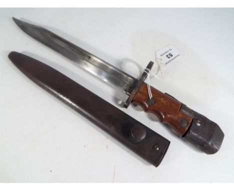 British No 7 MK 1 Swivelling Pommel Bayonet, Scabbard & Frog by Elkington. This is an original No 7 Mk 1 bayonet with a 20cm 