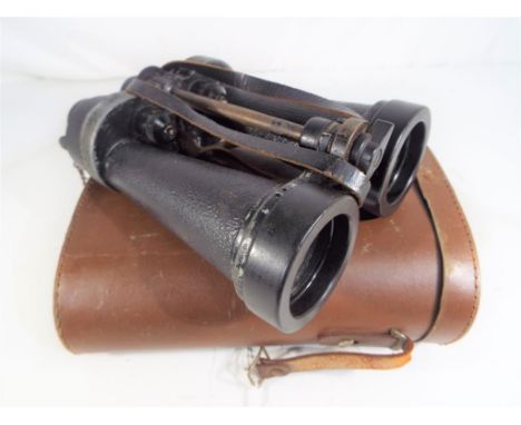 A pair of Barr & Stroud binoculars 7 x cf41, bearing broad arrow/crow's foot No. 1900A with protective case. Estimate £100 - 