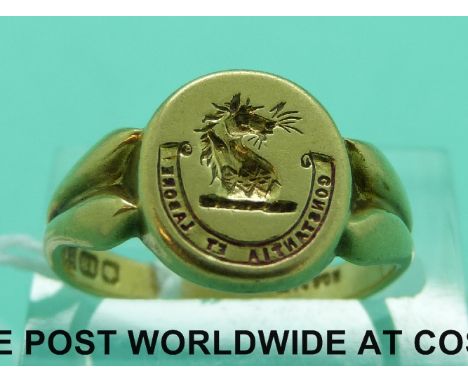 An 18ct gold intaglio ring, Chester 1901 (7.2g, size M)