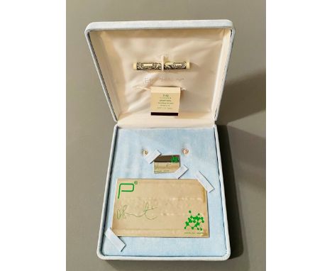 Damien HIRST (Né en 1965) « Epiphany ». Rare coffret d’invitation réalisé pour l’ouverture du restaurant « The Pharmacy Resta