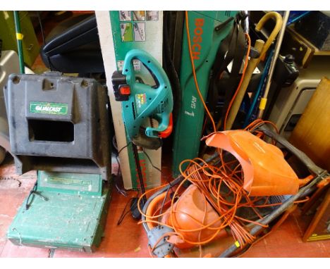 Parcel of garden items including Flymo Hover Compact 300, Qualcast lawn raker, Bosch hedge trimmer, Bosch leaf blower, small 