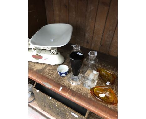 Set of kitchen scales and glassware etc. 
