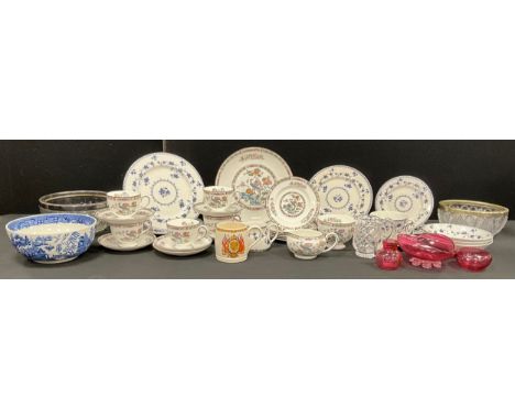 Wedgwood Kutani Crane part tea service - comprising, large plate, five tea cups and saucers (with additional saucer), side pl